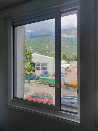 Notre zone d'activité pour ce service Faire installer un volet roulant à manivelle ou à moteur avec télécommande ou interrupteur